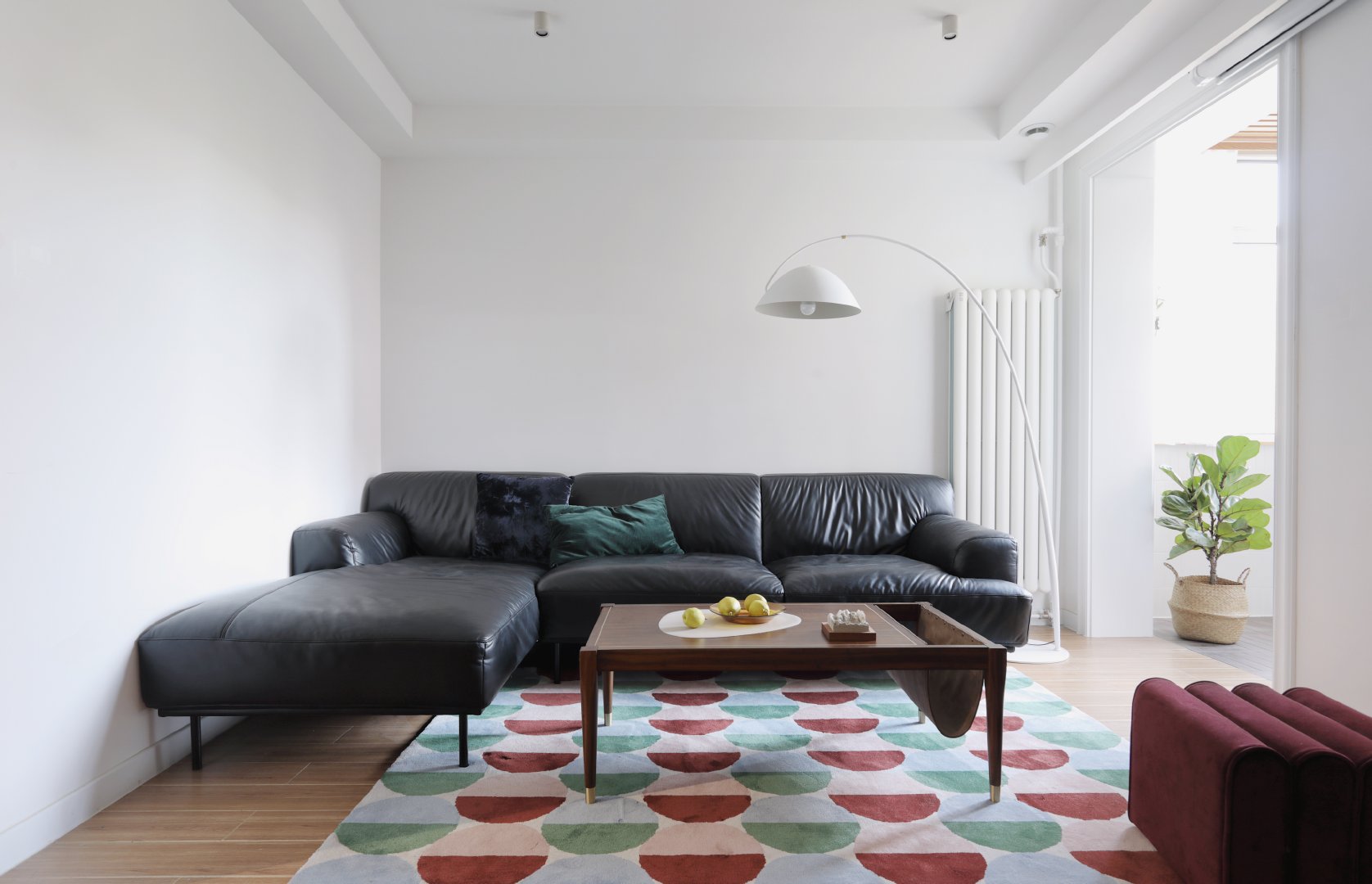 中庭裝飾施工團(tuán)隊(duì)為您分析刮膩?zhàn)又匾?，讓您安心入馨?>
        							</a>
        						</div>
        						
        						<div   id=