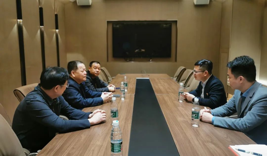 中庭黨建 | 南寧市工商聯(lián)牽線搭橋，集團(tuán)與南寧茂名商會(huì)兩新黨組織聯(lián)姻