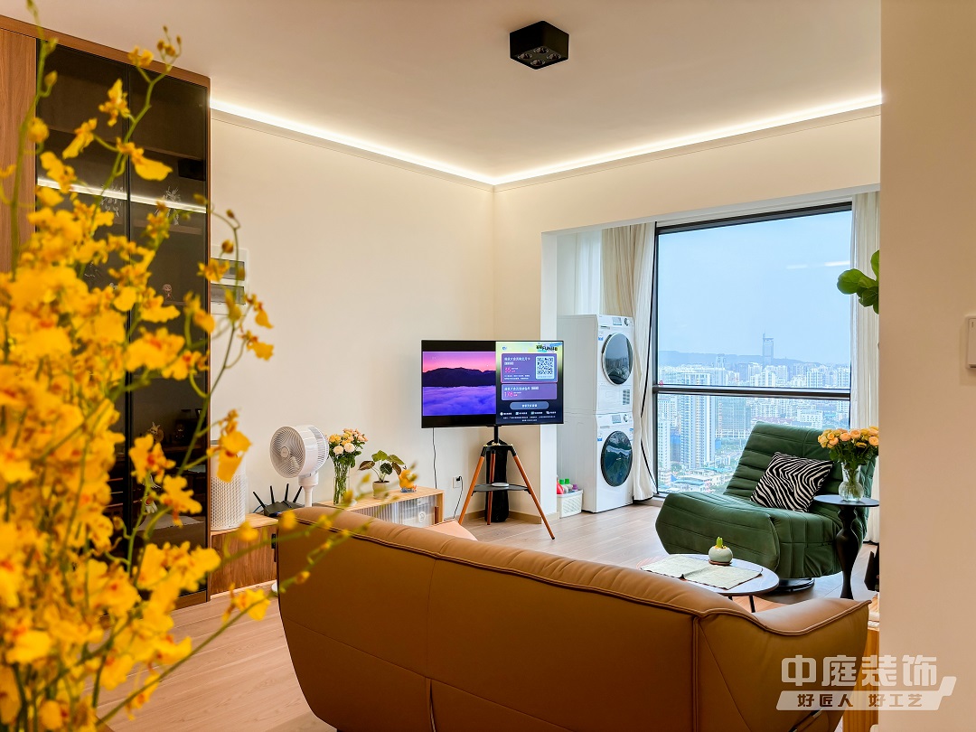 南寧新房裝修-現(xiàn)代原木風-客廳