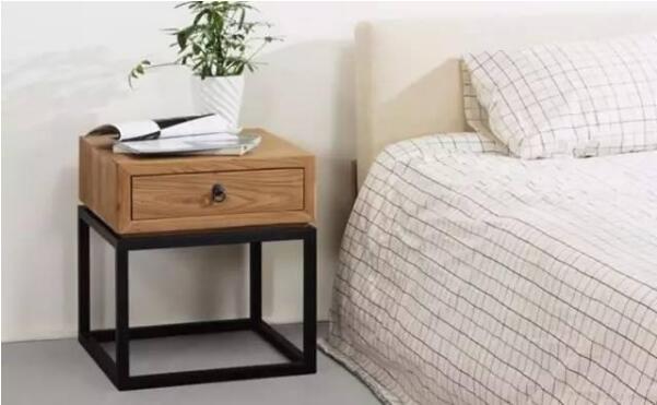 房子裝修完，買了床，床頭柜該如何選擇？