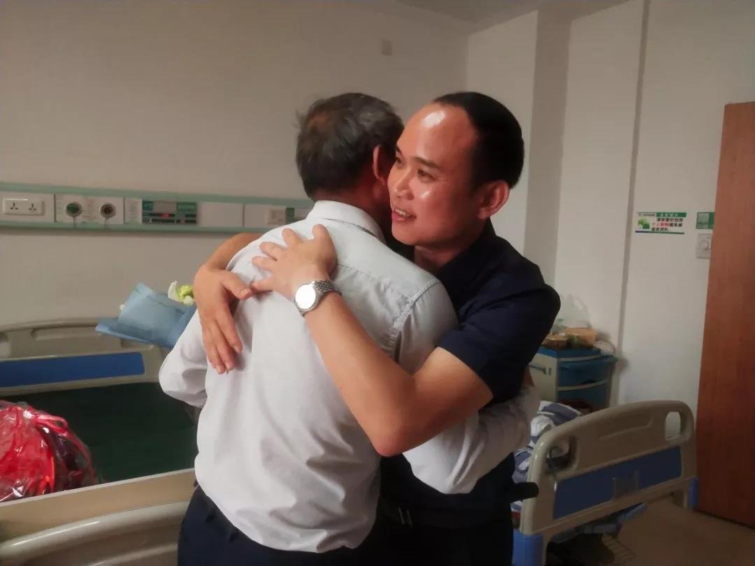 真情關(guān)懷，慰問員工丨老羅，愿您早日康復！