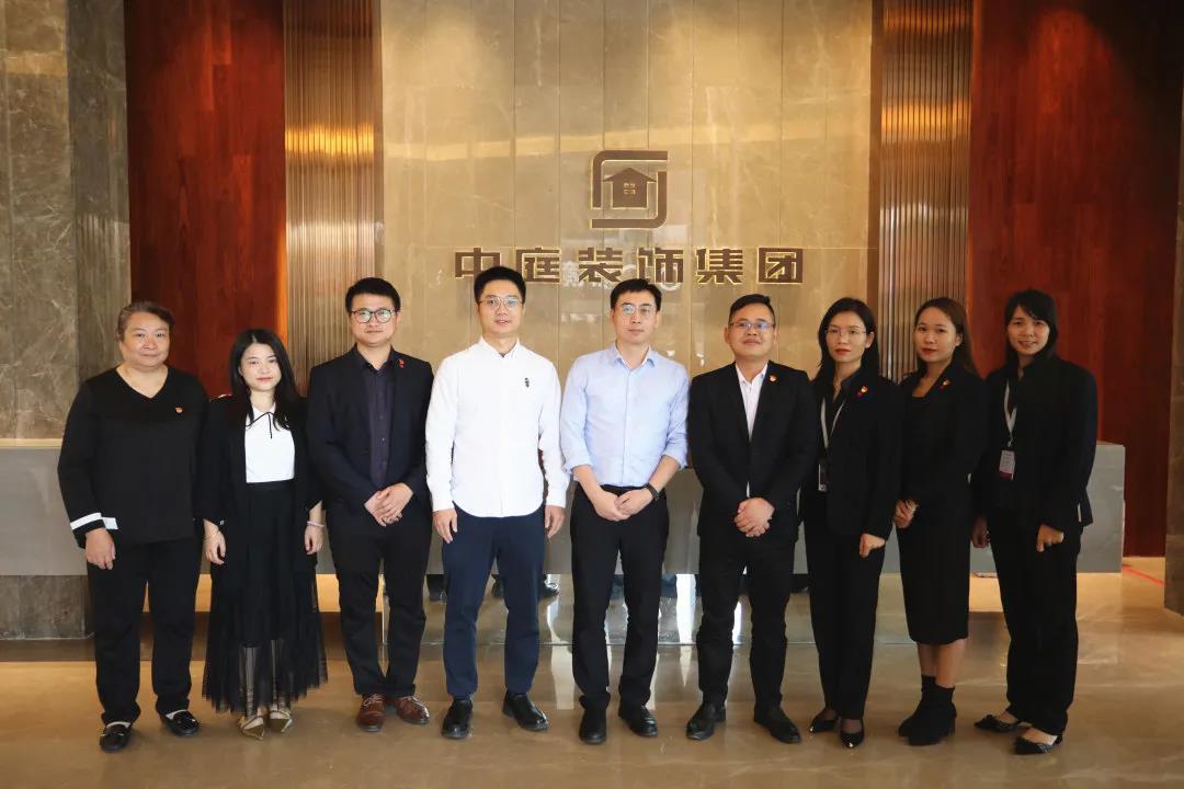 兩新黨建丨青秀區(qū)組織部、兩新組織黨工委領(lǐng)導(dǎo)到集團調(diào)研并指導(dǎo)黨建工作